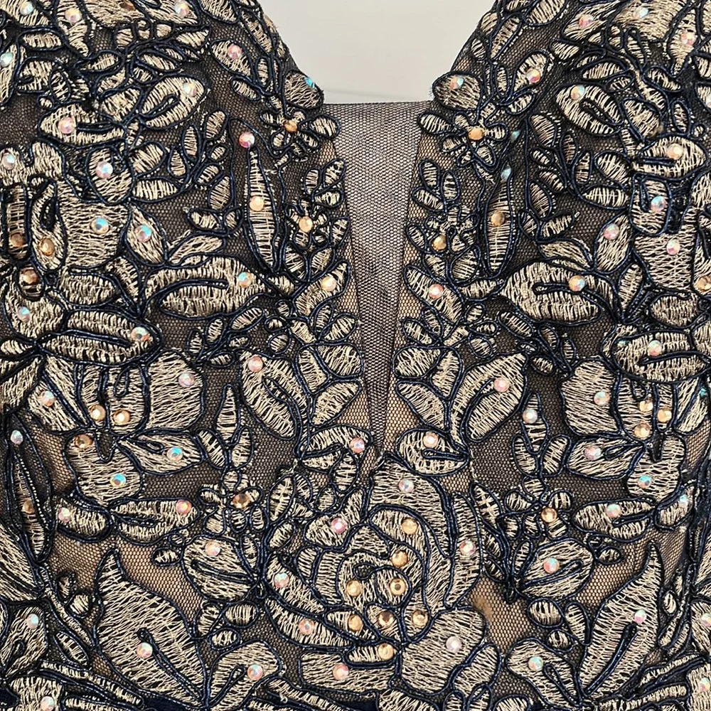 XSCAPE Evening Gown Size 6 - Picture 5 of 9